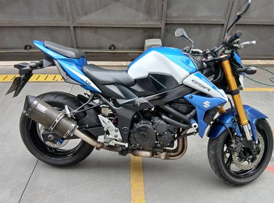 SUZUKI GSR 750ZA 